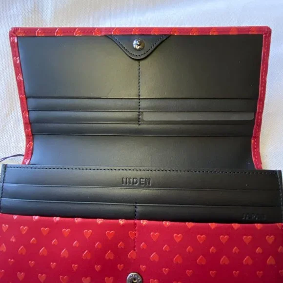 Inden Japanese Designer Handmade Lacquered Red Leather Heart Wallet - Picture 5 of 13